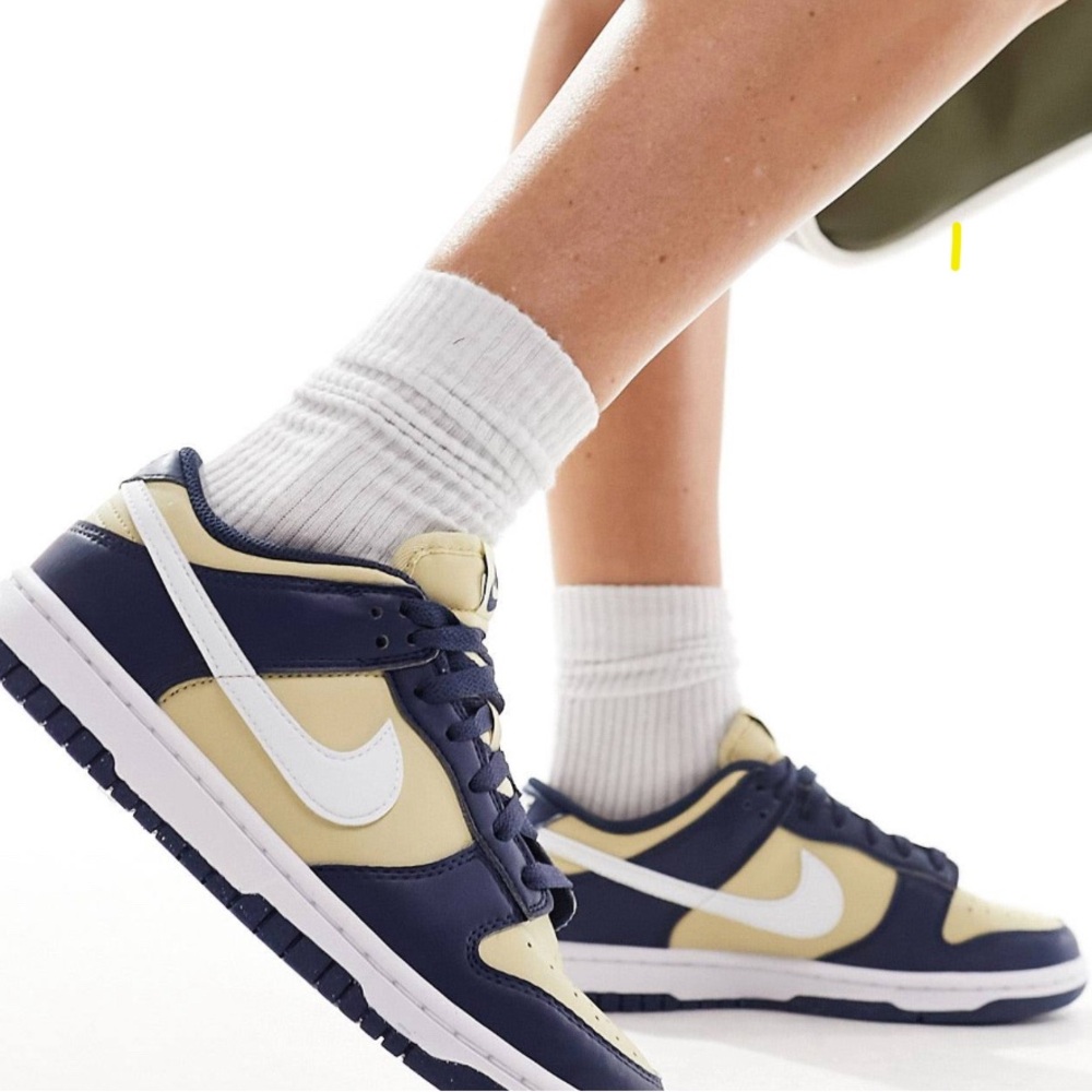 Nike Dunk Low NN sneakers in navy